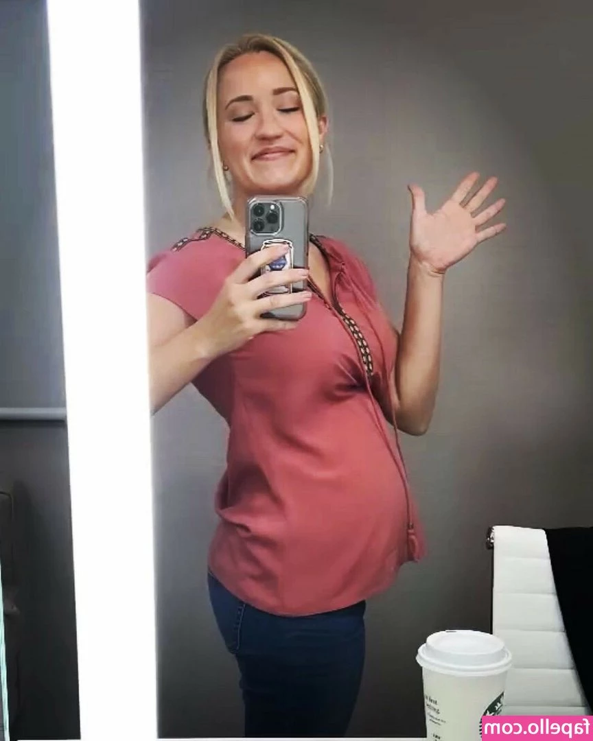 Emily Osment [ emily-osment ] - Lick 👅 me silly 🙃