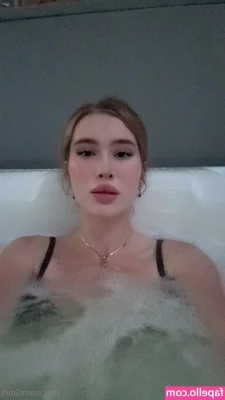 porcelaingoirl [ porcelaingoirl-14 ] - I want you  to make my cheeks clap   What do you say baby