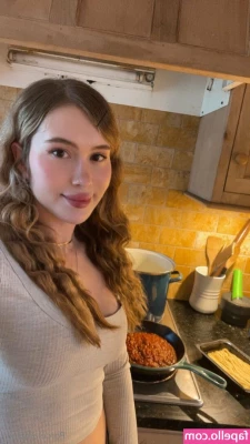 porcelaingoirl [ porcelaingoirl-14 ] - You’ll be Rock Hard hearing me moan as I play with my huge tits in