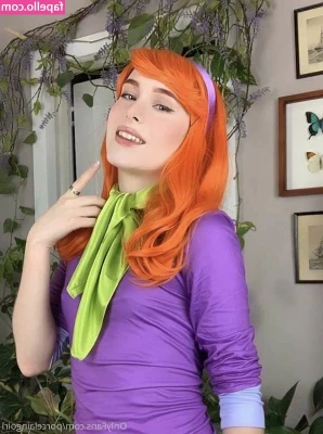 porcelaingoirl [ porcelaingoirl-14 ] - Happy Sunday!   Getting to your messages! 🫶😘