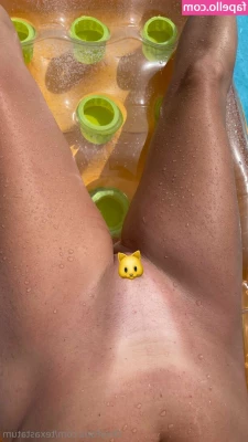 texastatum - Grab a handful baby