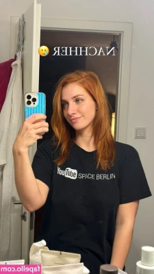 Lara Loft [ lara-loft ] - Please watch my live stream and talk to me because I m awkward and
