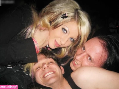 Lara Loft [ lara-loft ] - Hey babes  Where are my feet lovers at    Tip 5 and I ll send you the