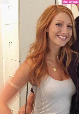 Lara Loft [ lara-loft ] - This sunshine is making me so horny