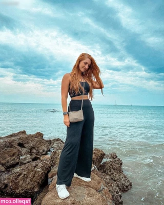 Lara Loft [ lara-loft ] - Soaking up the last couple days of summer 🩷 TIP & buy me some