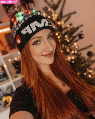 Lara Loft [ lara-loft ] - It’s expensive to look this good but I couldn’t look less than