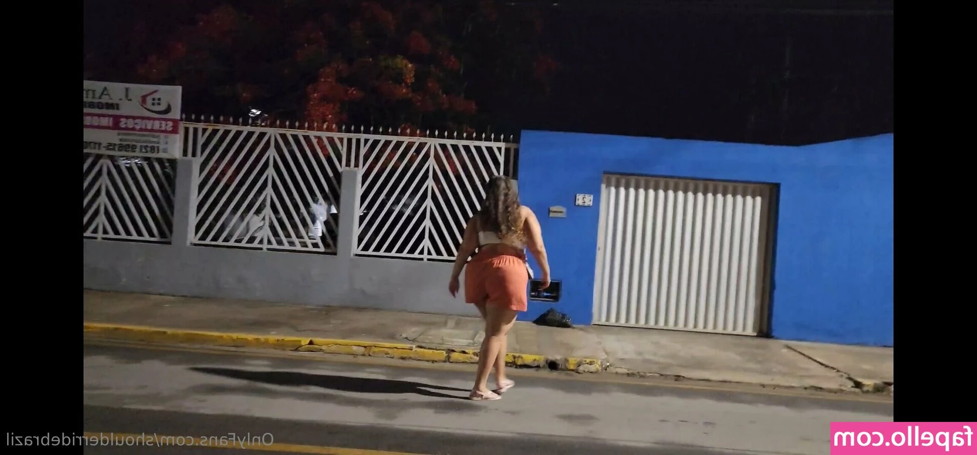 shoulderridebrazil - I fucking love when he grabs me like this   gets me crazy