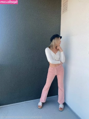 gardenofemmarose - Such a tight fit