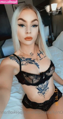 sneakpeekofhannah - Underwear work out set   Hm   what you think