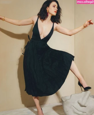 Rachel Brosnahan [ rachel-brosnahan ] - My big titties need sucking