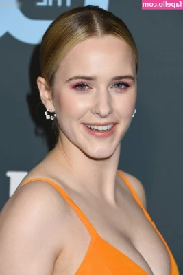 Rachel Brosnahan [ rachel-brosnahan ] - Just chilling 9.30.2019