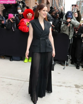 Rachel Brosnahan [ rachel-brosnahan ] - POV: you’re my pervy neighbor who has been secretly watching me