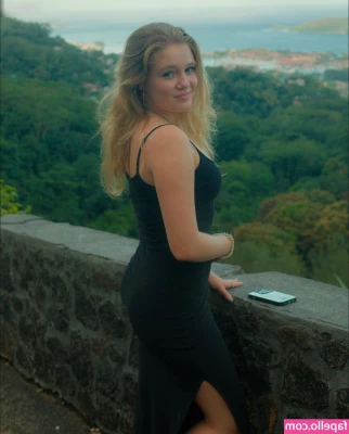Chiara Tews [ chiara-tews ] - Take shower- Camping