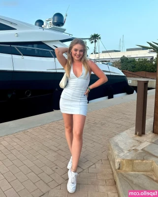 Chiara Tews [ chiara-tews ] - Some legs domination