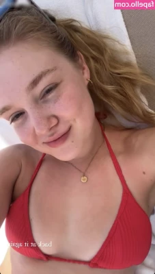 Chiara Tews [ chiara-tews ] - Does it make you hit him