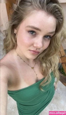 Chiara Tews [ chiara-tews ] - A real woman has hair every now  amp  then      Every pussy needs love