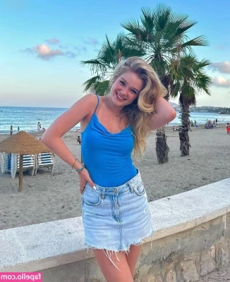 Chiara Tews [ chiara-tews ] - Got a new toy