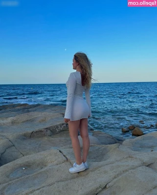 Chiara Tews [ chiara-tews ] - There s no shame in being hungry for another person  so just tell me