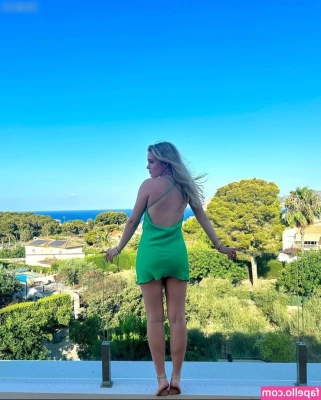 Chiara Tews [ chiara-tews ] - What are you little smuts up too  I am setting up sessions and