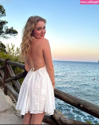 Chiara Tews [ chiara-tews ] - Who wants a taste