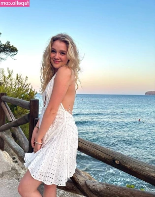 Chiara Tews [ chiara-tews ] - Que rico unas nalgadas  me excita que me den duro