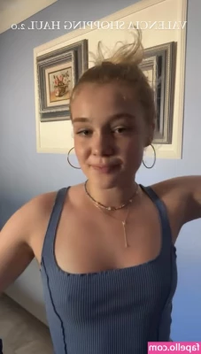 Chiara Tews [ chiara-tews ] - Would you still eat me out even though I m pregnant