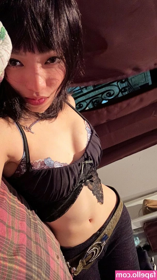 Yujin - Today I ll be all day for you daddy  You can ask me for your custom 