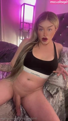 cadencecaliber - I love having a juicy pussy