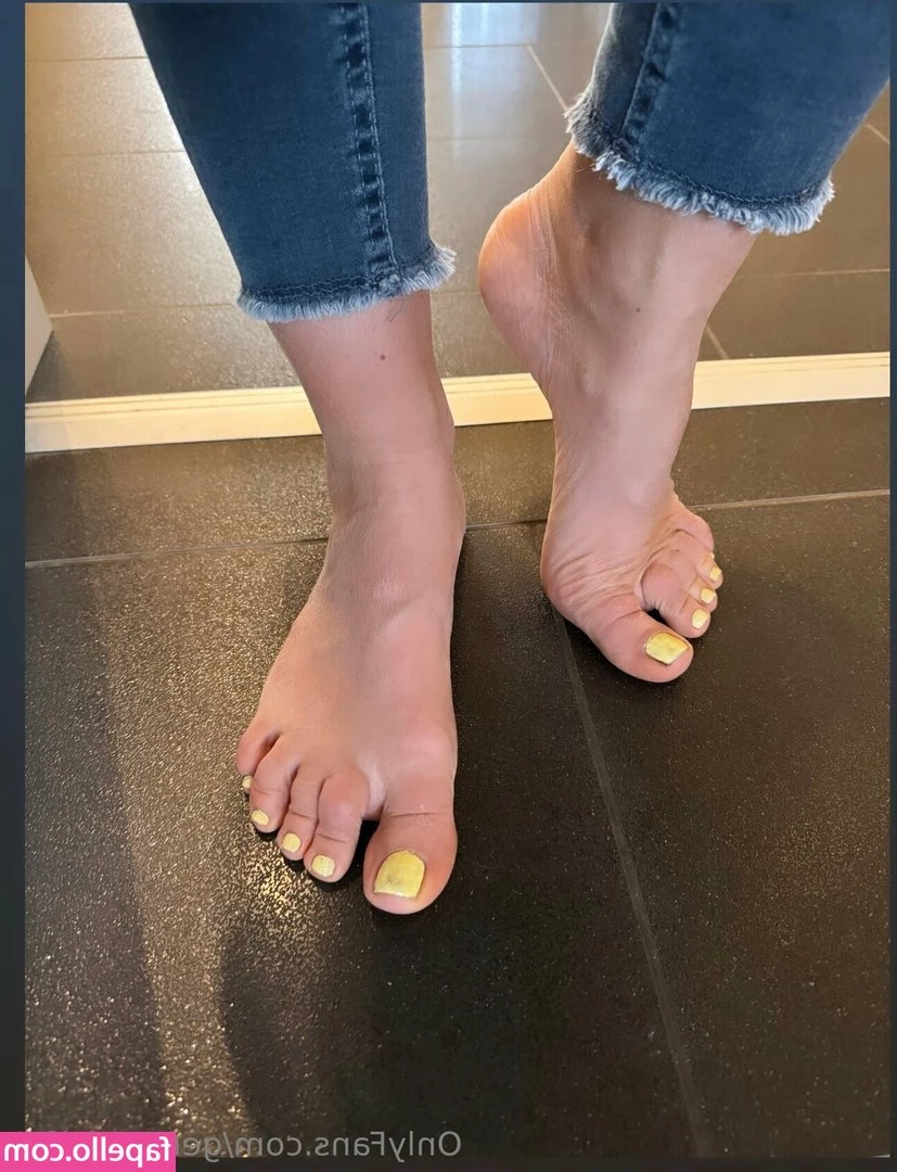 germanwife1 - If you want to lick my feet  so that I let you  you can send a   and