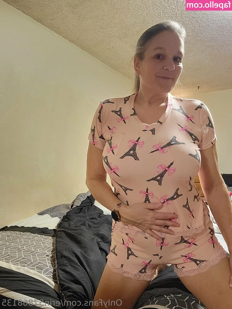 erin57868135 - please do not undercut my own prices demanding a custom in my inbox