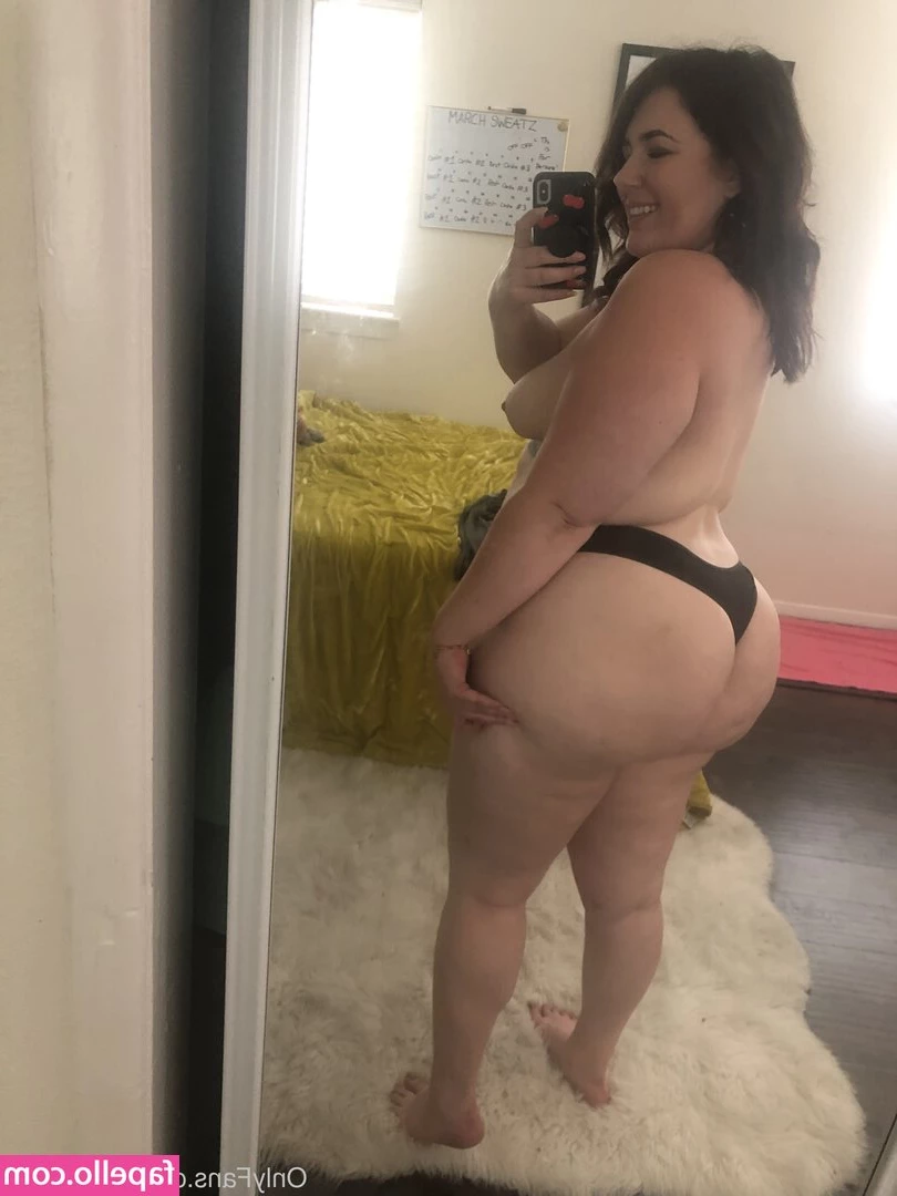 itsalexblair - It's a hard life ot here for the Princess... Princesses get horny too