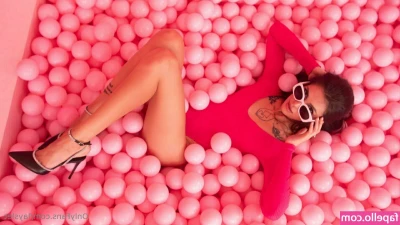 lera_jean [ lera-jean ] - Hey baby   Wanna get a peek of my pussy