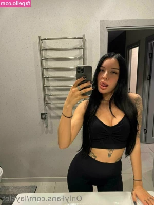 lera_jean [ lera-jean ] - If I get a little closer, you might be able to taste my ass. 🍑