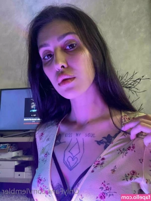 lera_jean [ lera-jean ] - Hey everyone  I m new here  More feet and hands content coming soon