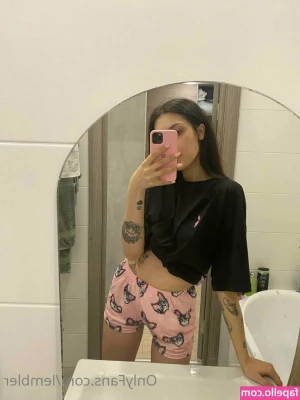 lera_jean [ lera-jean ] - ONLINE  ALONE NAKED   maravampire