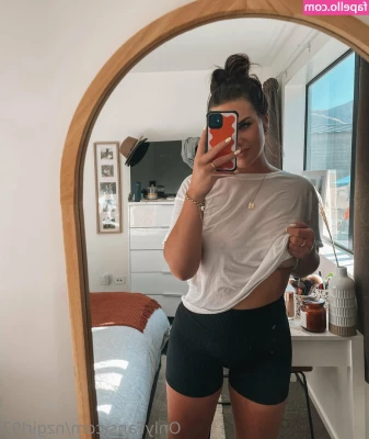 nzgirl97 - Who wants to stretch with me