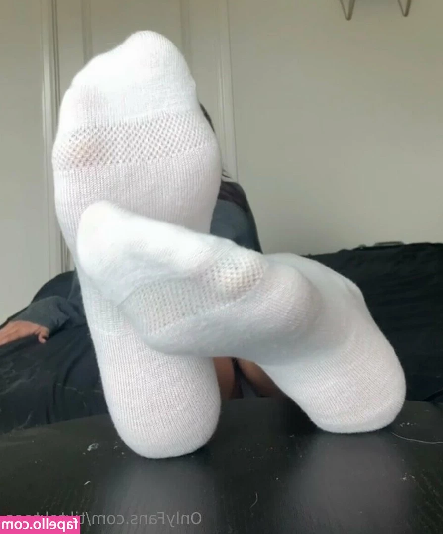 tiktoktoes - 1 HOUR AND 30 MINUTES TIL LIVEEEEE😈 6pm MST (9pm ET)💦 DONT BE