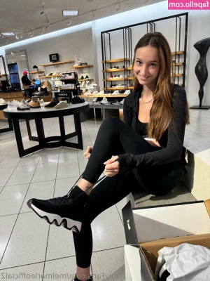 melmarieofficial2 - Editoin videon myöhemmin tai huomenna