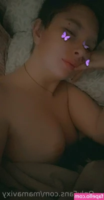 mamavixy - Whos down for a lil VDAY night cap 😏 so wassupp ❤️