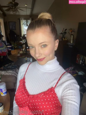 Riley Star [ riley-star ] - Sending you Monday vibes 😍