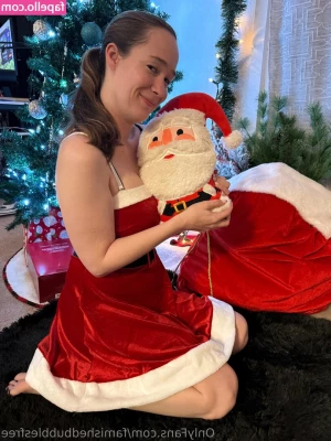 famishedbubblesfree - What do you wanna know about me  You can DM me and chat for a little