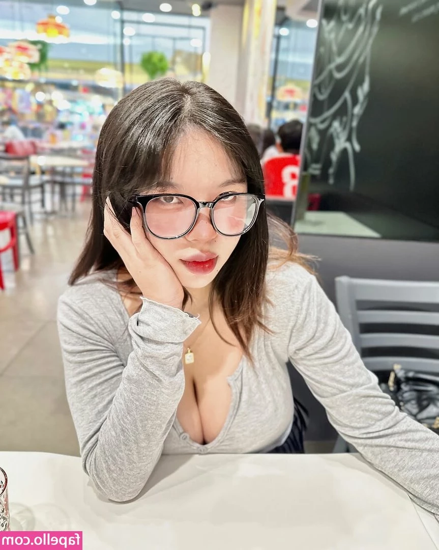 lin._.nnnnnnnnn [ lin-nnnnnnnnn ] - We got HOT at this shoot! 🥵 You know I had to do public nudity as