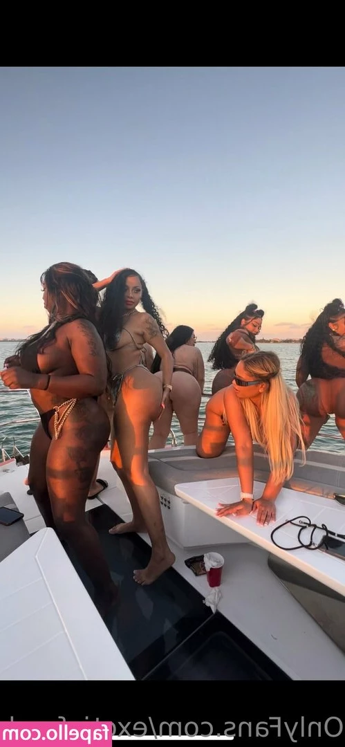 prettyexoticbaby - shower fun
