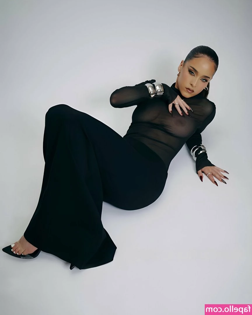 Maeta - Sucking makes me so wet