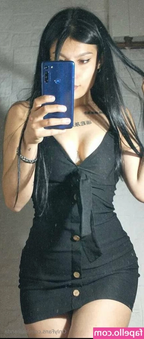 miiranda - Qué haces   si me encontras así en una kinta bailando  Me metes a