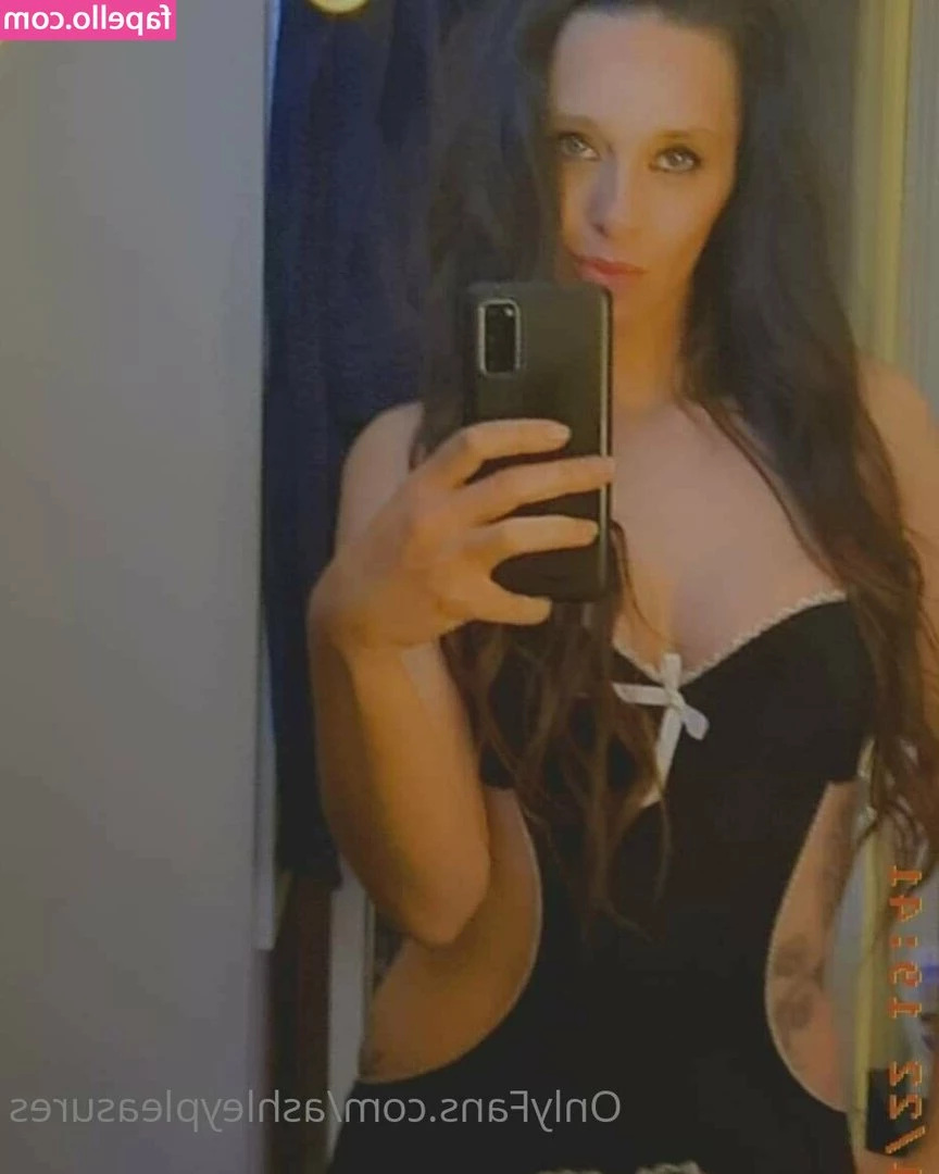 ashleypleasures - I adore this bodysuit  I love the cut and the colours  Shows my