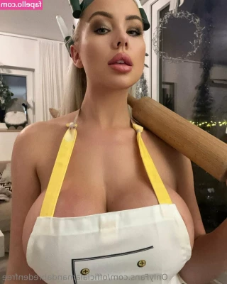 officialamandabredenfree - Hope everyone s having a wonderful day  Check your dm