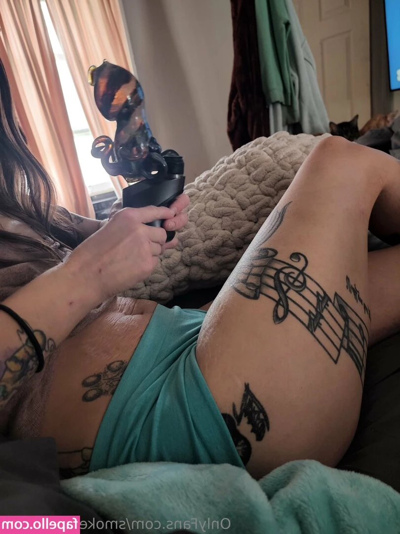 smokeymeadows - Kisses💋💋what do you think of me doing a Livestream?