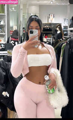 Jasity Alize [ jasity-alize ] - Happy Wednesday  Who s looking forward to the weekend