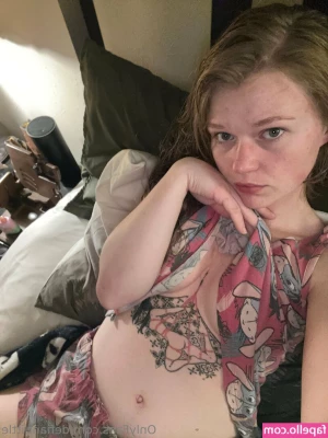 defiantlittle - Your sexy white angel😋🍒🍑